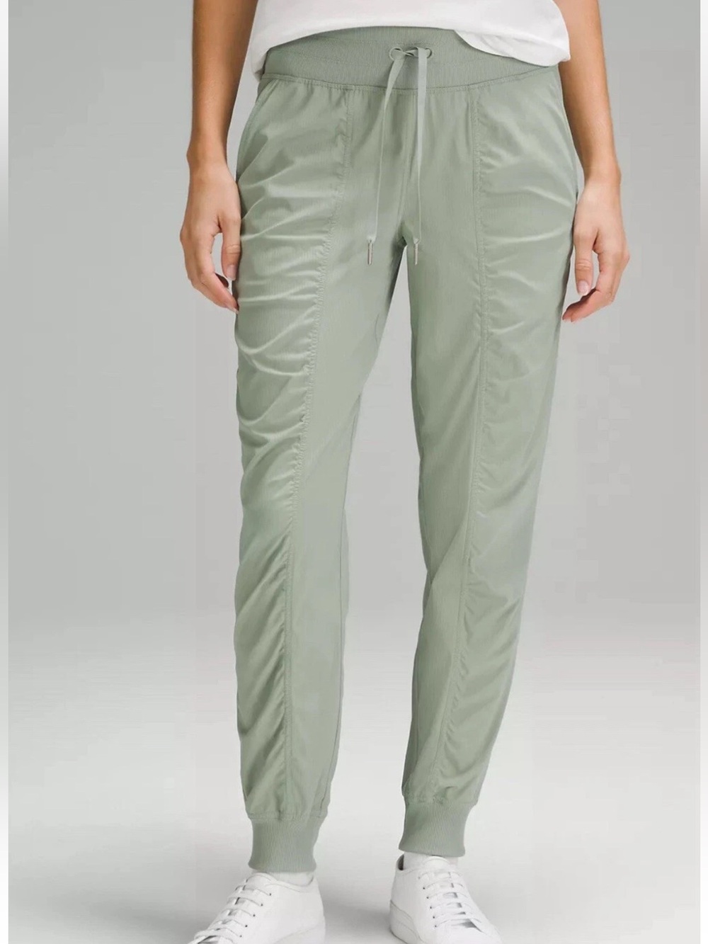 Lululemon Dance Studio Joggers Mid Rise Green Size 0.